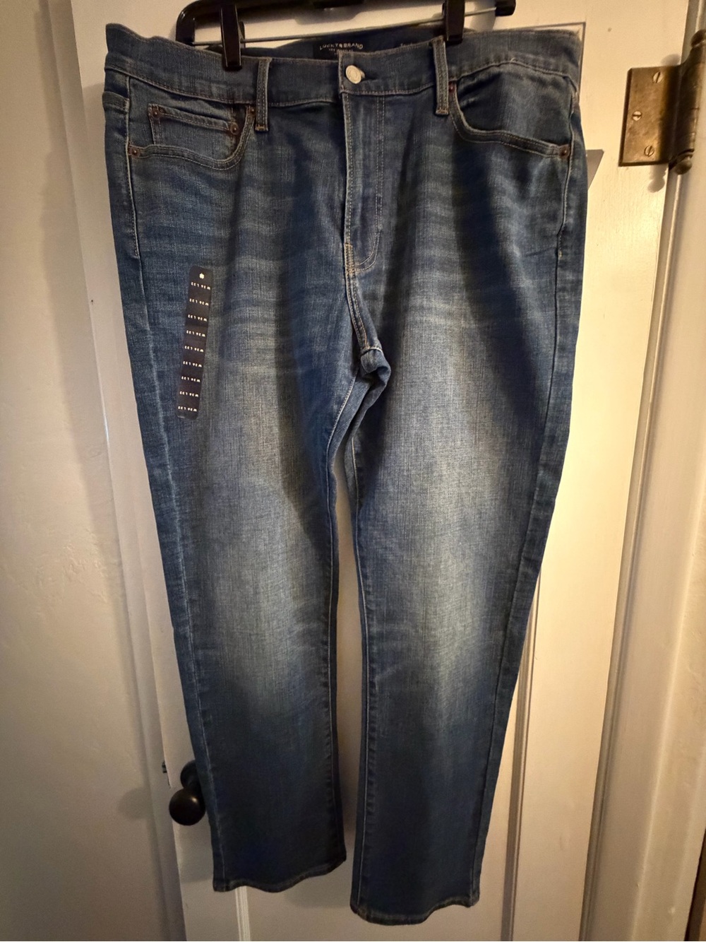 Men's Lucky Brand Straight Fit Jeans in Faded Blue - Classic Everyday Style